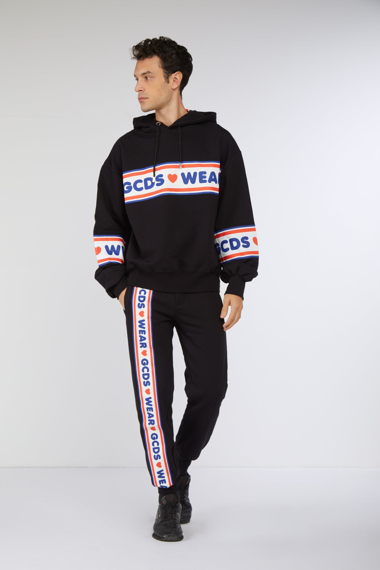 GCDS Pantalone Sportivo Nero con Logo Laterale Loverlock